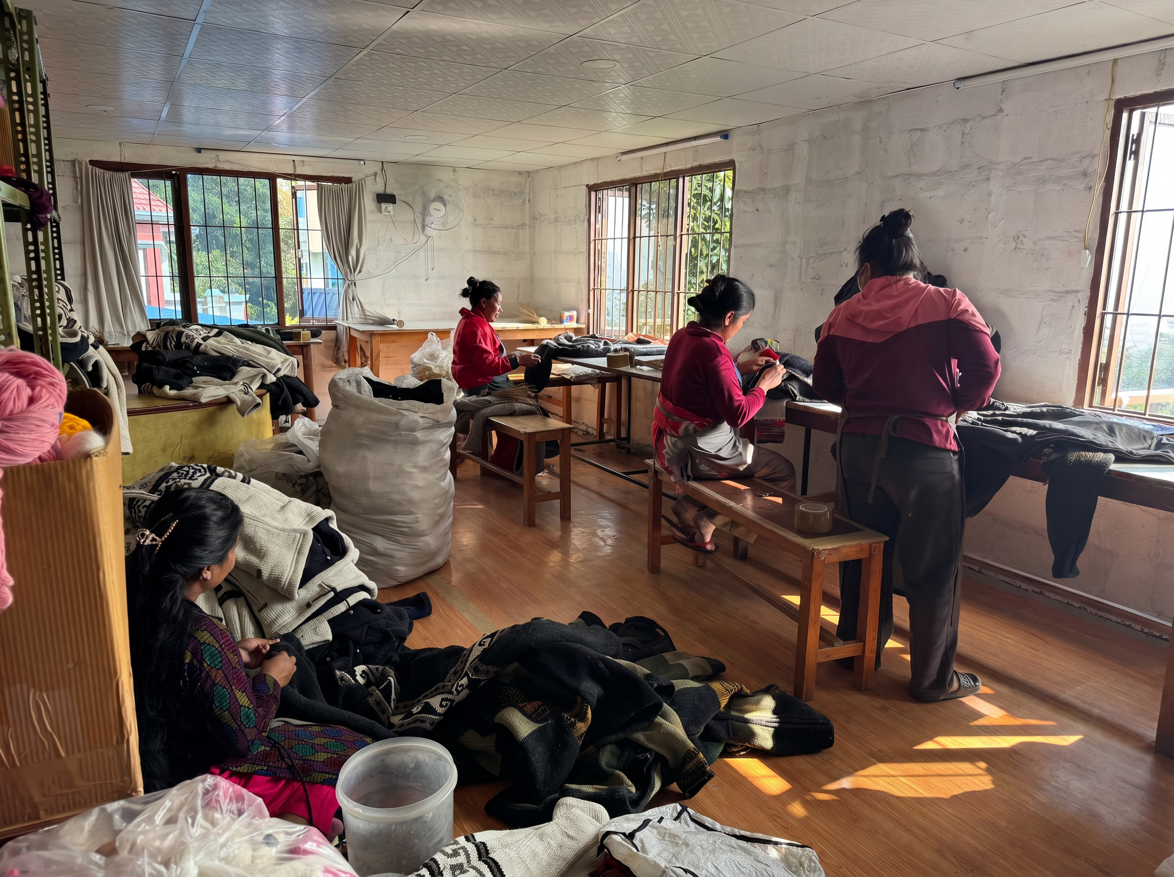 Women artisans in the finishing area
